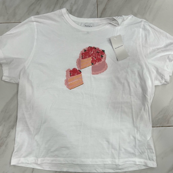 Abercrombie & Fitch White and Pink Short Sleeve Tee with Cake Graphic - Picture 1 of 1